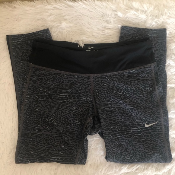 Nike Run Dri-Fit Animal Print Cropped Leggings SzM - Picture 3 of 8